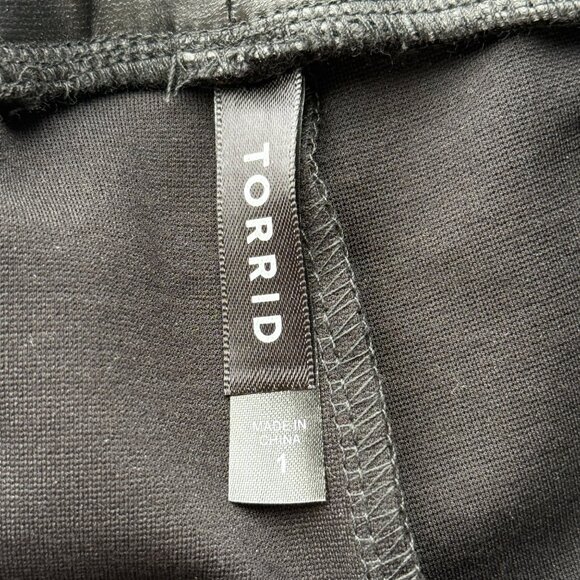 Torrid Faux Leather Leggings w/ Lace Cutout Detail Women Size 1/XL - Picture 5 of 6